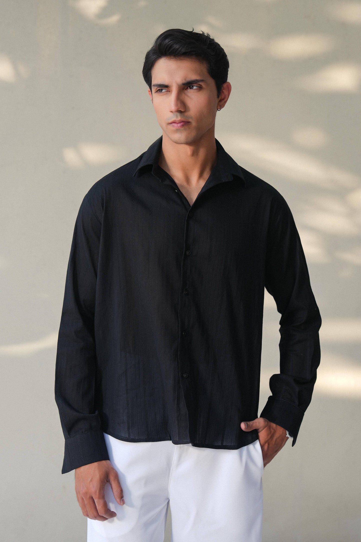TEXTURED BUTTON DOWN