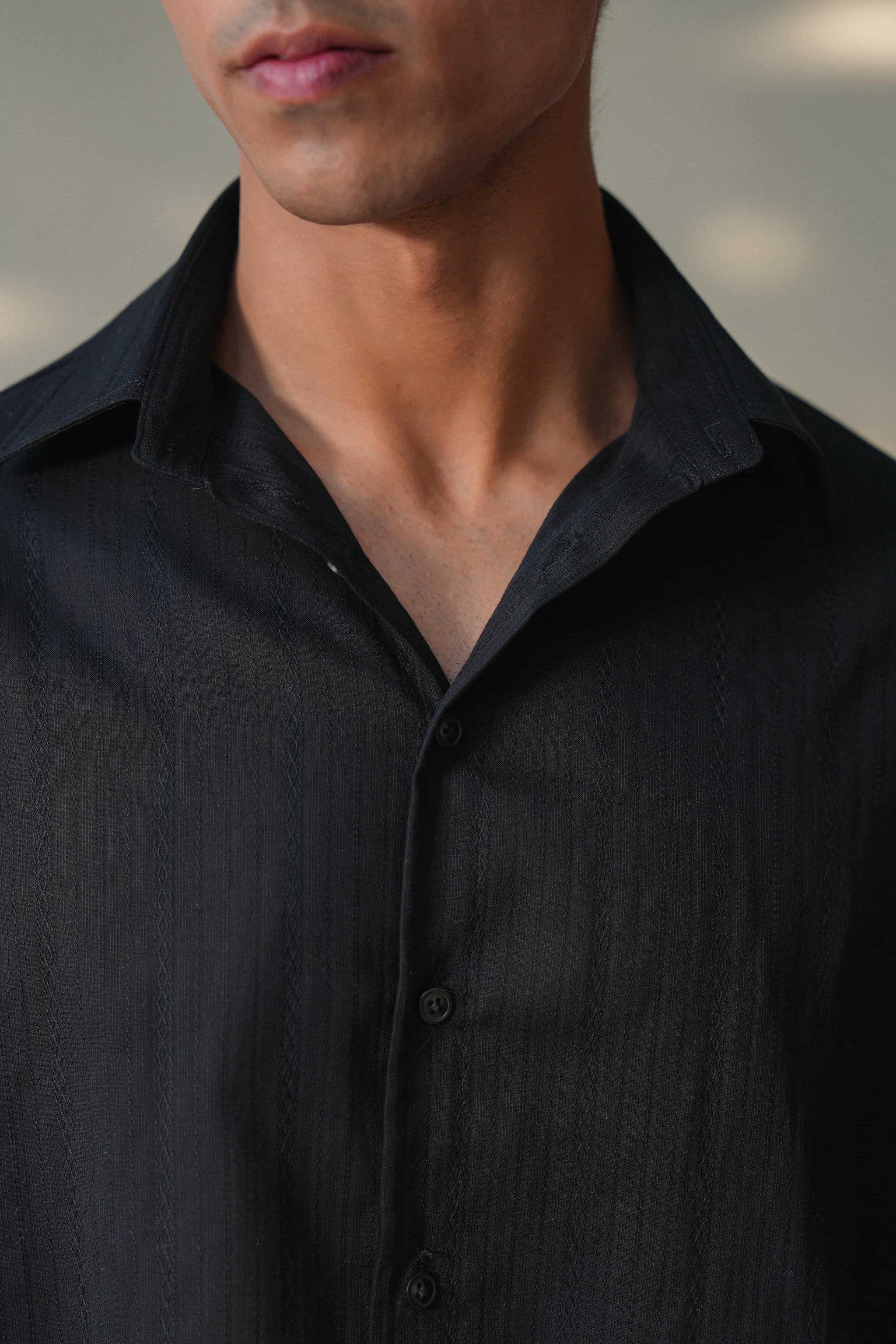 TEXTURED BUTTON DOWN