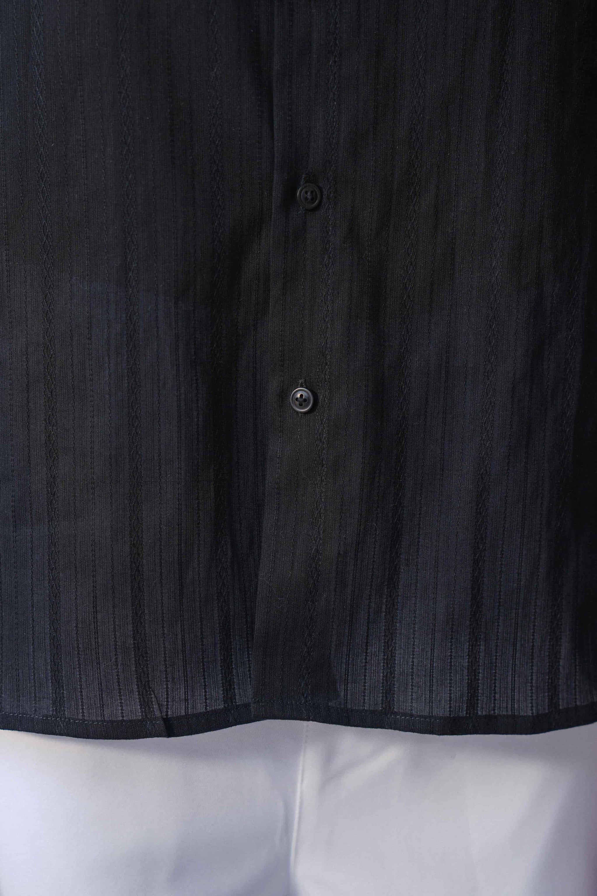 TEXTURED BUTTON DOWN