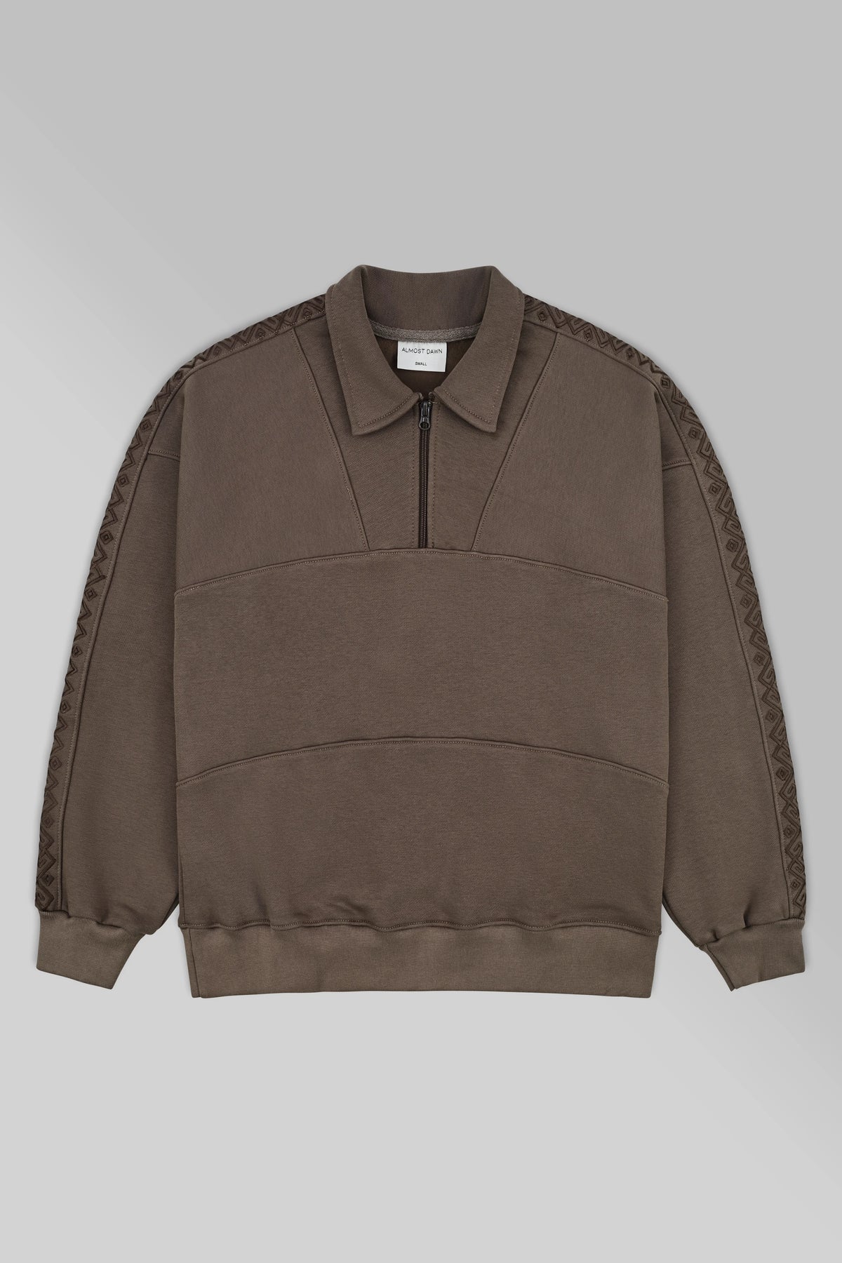 EMBROIDERED SWEATSHIRT