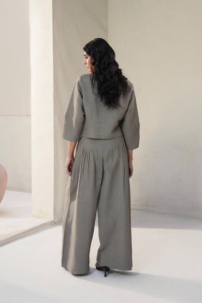 LINEN TUCKED PANTS