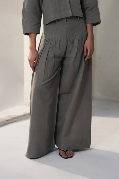 LINEN TUCKED PANTS