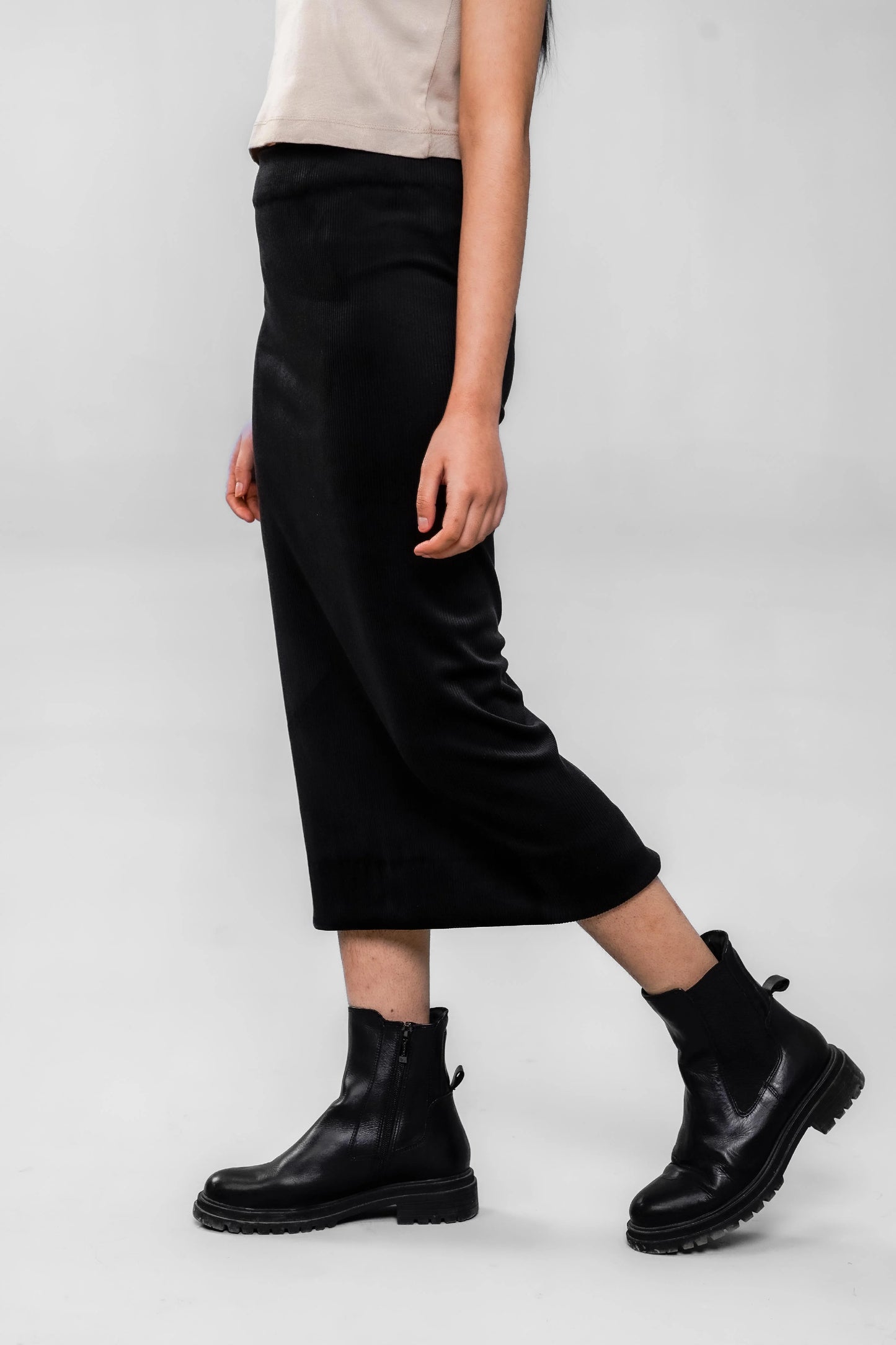 TAILORED PENCIL SKIRT